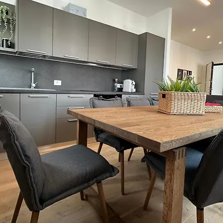 Manzoni بيت للعطل Meda