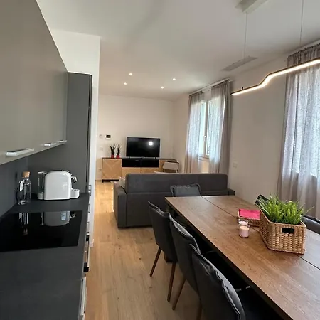 Manzoni بيت للعطل *